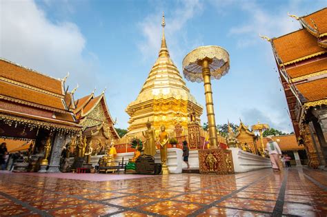 Wat Phra That Doi Suthep – En glittrande tempelpärla högt uppe i bergen!