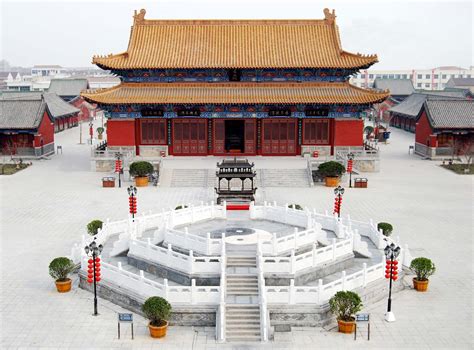  Zhoukou Zhongyuan Dazhong Temple - En historisk skatt och en oas av lugn i hektiska Zhoukou!