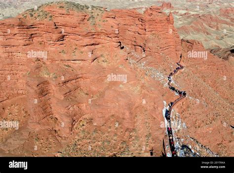 Qiongtang Jiang Grand Canyon – En Gigant som Värmer Själens Kolla!