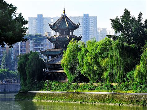 Wangjiang Lou, En Vacker Utsikt Över Kaifeng Och En Fascinerande Historia Som Sprider Glädje